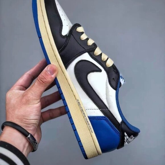 Travis Scott x Fragment Design x Jordan Air Jordan 1 Low OG SP main image 7